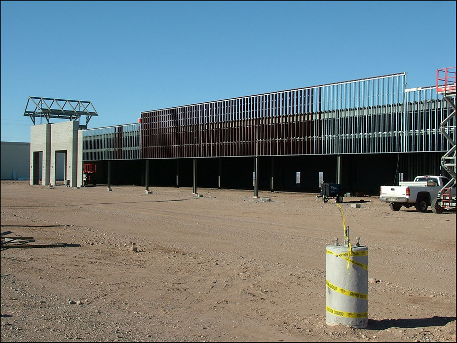 Mall - strip center facafe support